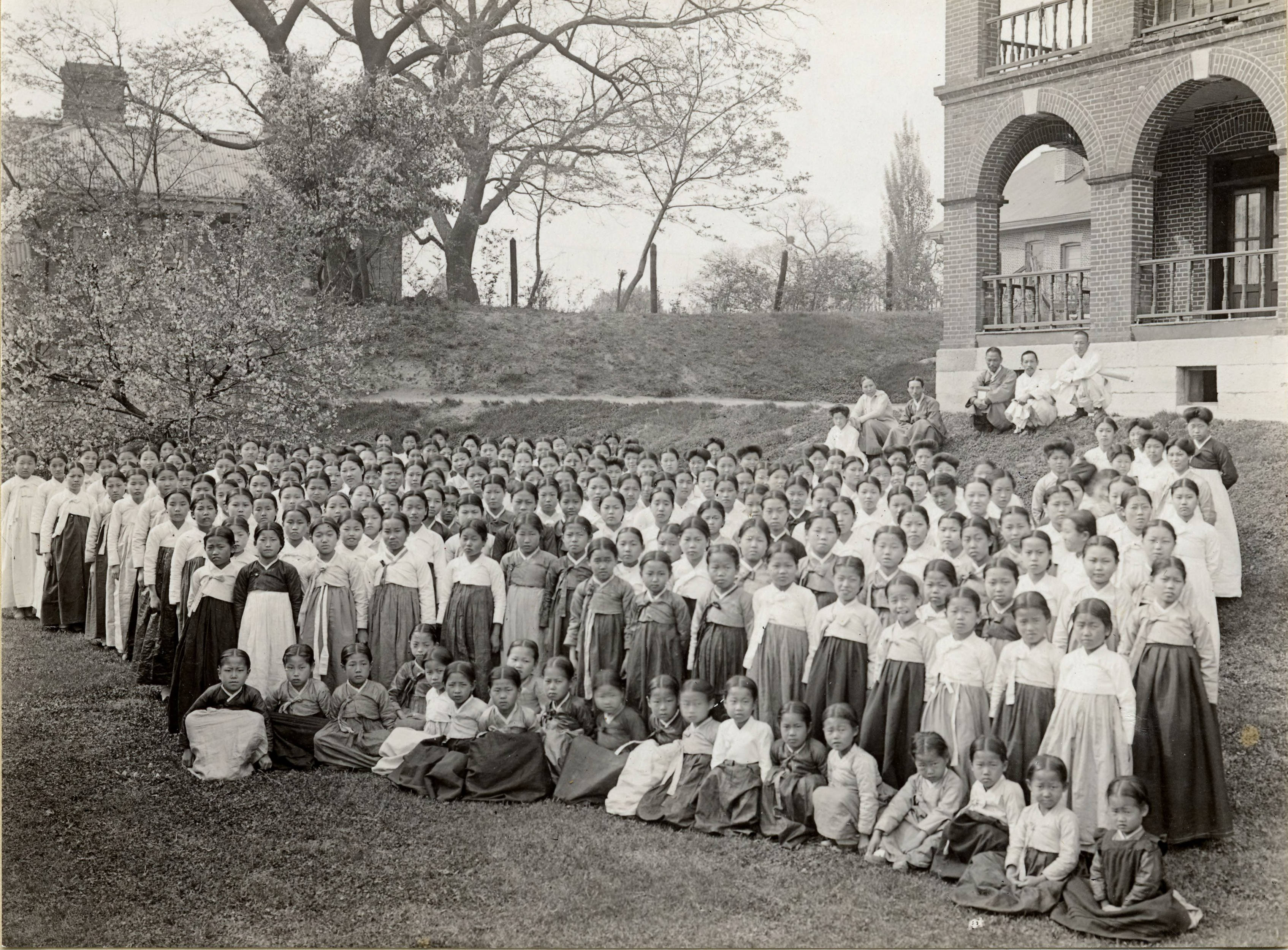 An early class at Ewha